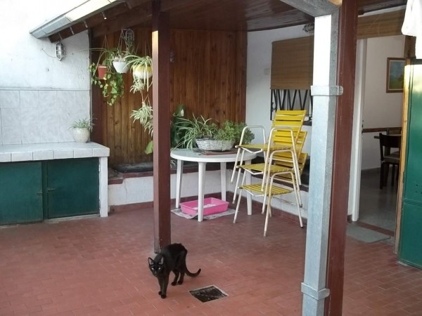 HERMOSO CHALET 5 AMBIENTES / GRAN PARQUE / COCHERA PARA 3 AUTOS / LOTE 10 X 33