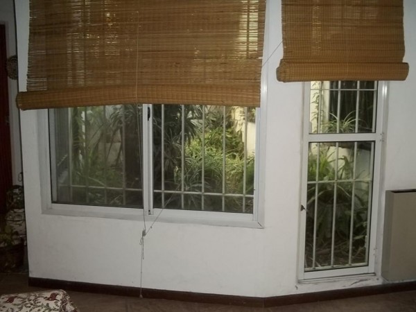 HERMOSO CHALET 5 AMBIENTES / GRAN PARQUE / COCHERA PARA 3 AUTOS / LOTE 10 X 33