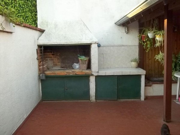 HERMOSO CHALET 5 AMBIENTES / GRAN PARQUE / COCHERA PARA 3 AUTOS / LOTE 10 X 33