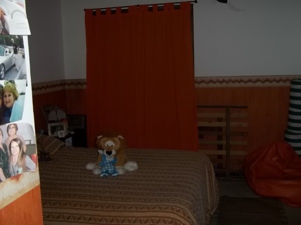 EXCELENTE CHALET EN INMEJORABLE ZONA DE BOULOGNE - 4 AMBIENTES - PARQUE CON PISCINA - QUINCHO