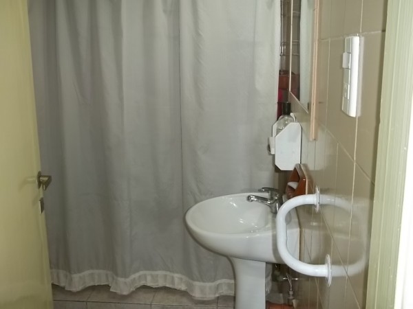 IMPECABLE PH PLANTA BAJA AL FRENTE EN MARTINEZ - EXCELENTE ZONA - 3 AMB - GRAN PATIO CON PARRILLA