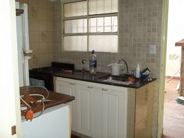 IMPECABLE PH PLANTA BAJA AL FRENTE EN MARTINEZ - EXCELENTE ZONA - 3 AMB - GRAN PATIO CON PARRILLA