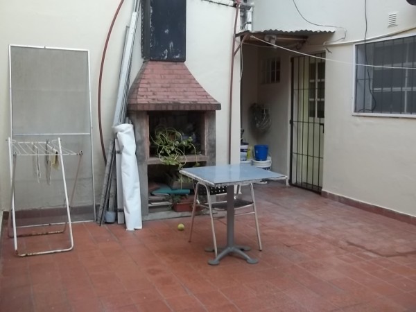 IMPECABLE PH PLANTA BAJA AL FRENTE EN MARTINEZ - EXCELENTE ZONA - 3 AMB - GRAN PATIO CON PARRILLA