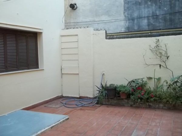 IMPECABLE PH PLANTA BAJA AL FRENTE EN MARTINEZ - EXCELENTE ZONA - 3 AMB - GRAN PATIO CON PARRILLA