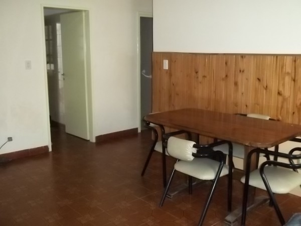 IMPECABLE PH PLANTA BAJA AL FRENTE EN MARTINEZ - EXCELENTE ZONA - 3 AMB - GRAN PATIO CON PARRILLA