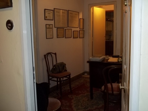 DEPARTAMENTO 1 AMBIENTE DIVIDIDO EN INMEJORABLE ZONA DE MARTINEZ CON PATIO APTO PROFESIONAL