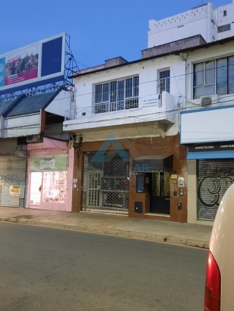 DEPARTAMENTO 1 AMBIENTE DIVIDIDO EN INMEJORABLE ZONA DE MARTINEZ CON PATIO APTO PROFESIONAL