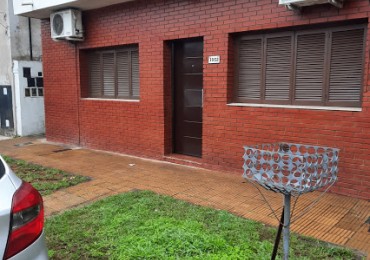 IMPECABLE PH PLANTA BAJA AL FRENTE EN MARTINEZ - EXCELENTE ZONA - 3 AMB - GRAN PATIO CON PARRILLA